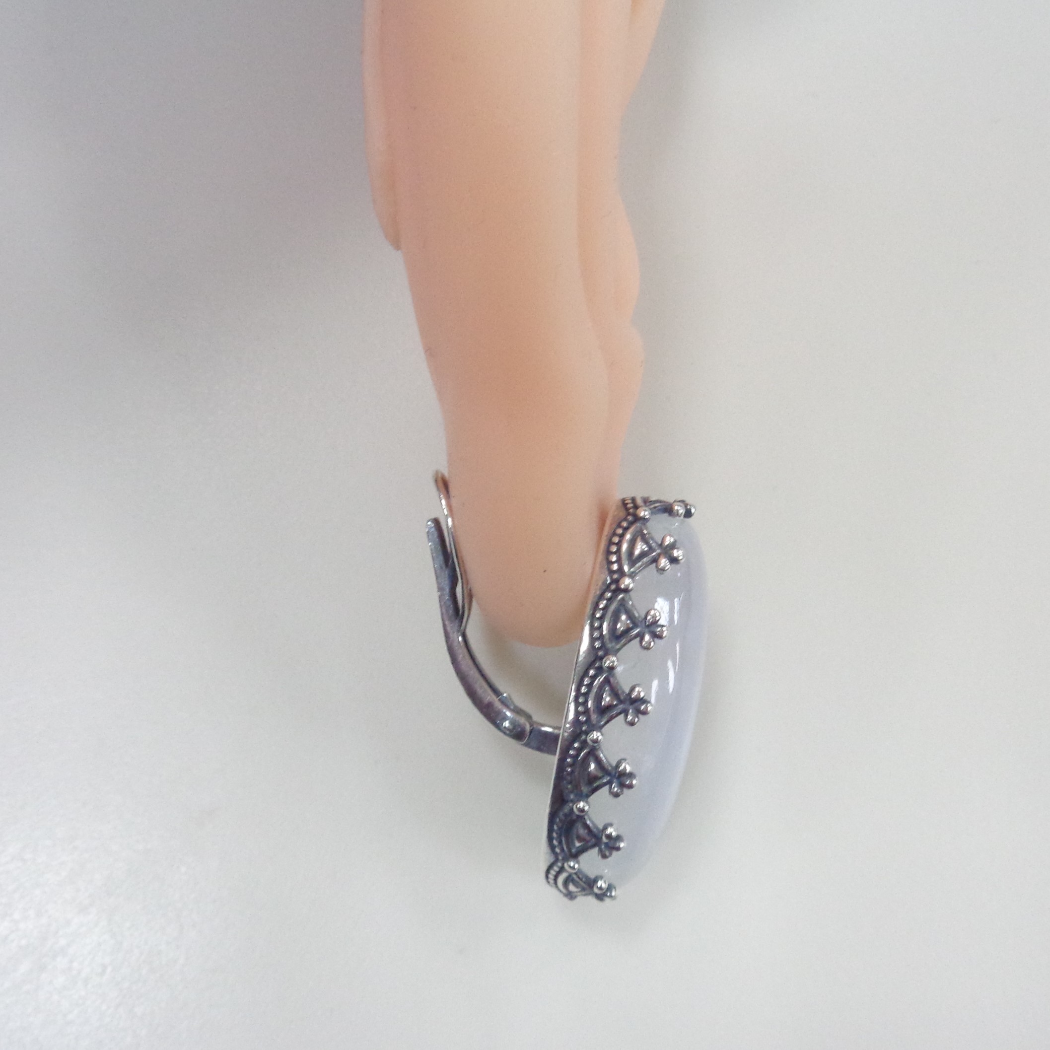 Серебряные серьги с лунными камнями